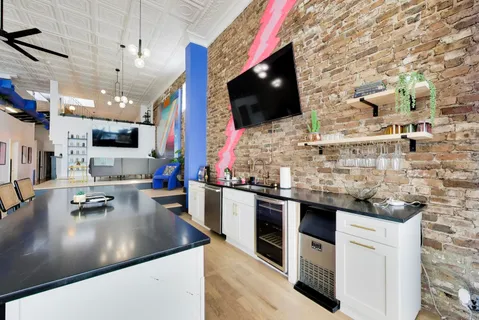 $1,500,000 | 815 North Milwaukee Avenue, Chicago, IL 60642
