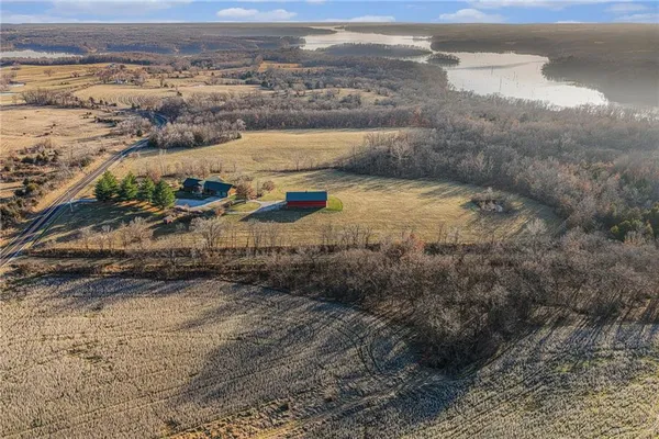 $1,200,000 | 5050 Southwest O Highway, Trimble, MO 64492