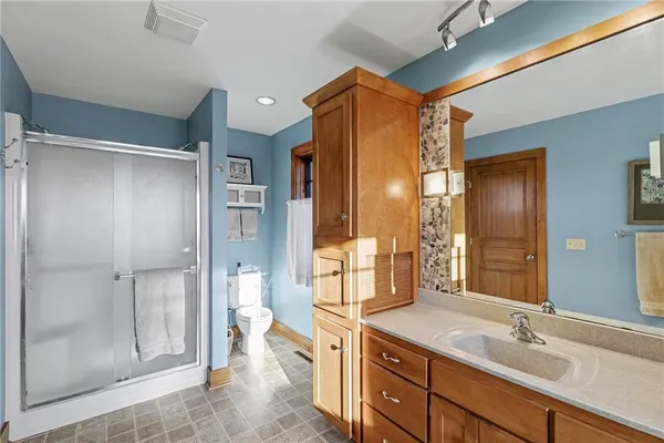 $1,200,000 | 5050 Southwest O Highway, Trimble, MO 64492