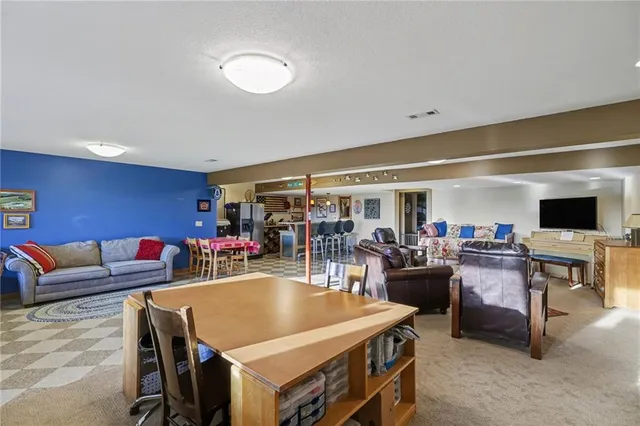 $1,300,000 | 5050 Southwest O Highway, Trimble, MO 64492