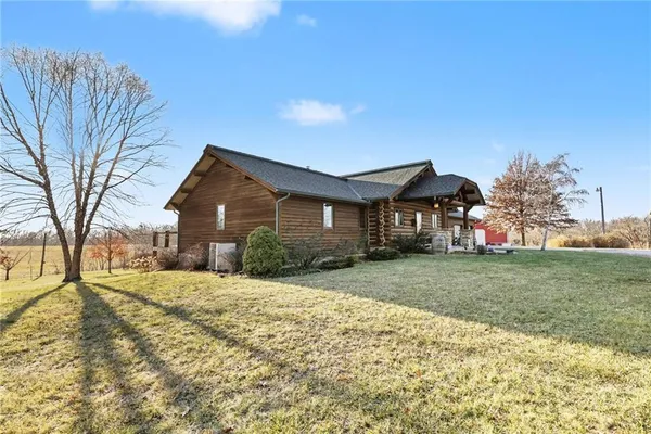 $1,200,000 | 5050 Southwest O Highway, Trimble, MO 64492