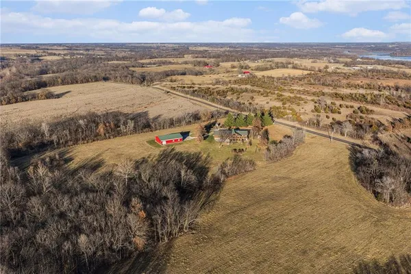 $1,200,000 | 5050 Southwest O Highway, Trimble, MO 64492