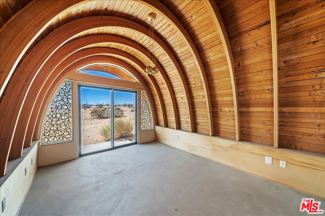 2373 Arizona Avenue Joshua Tree, CA 92252 - Photo 7 of 25