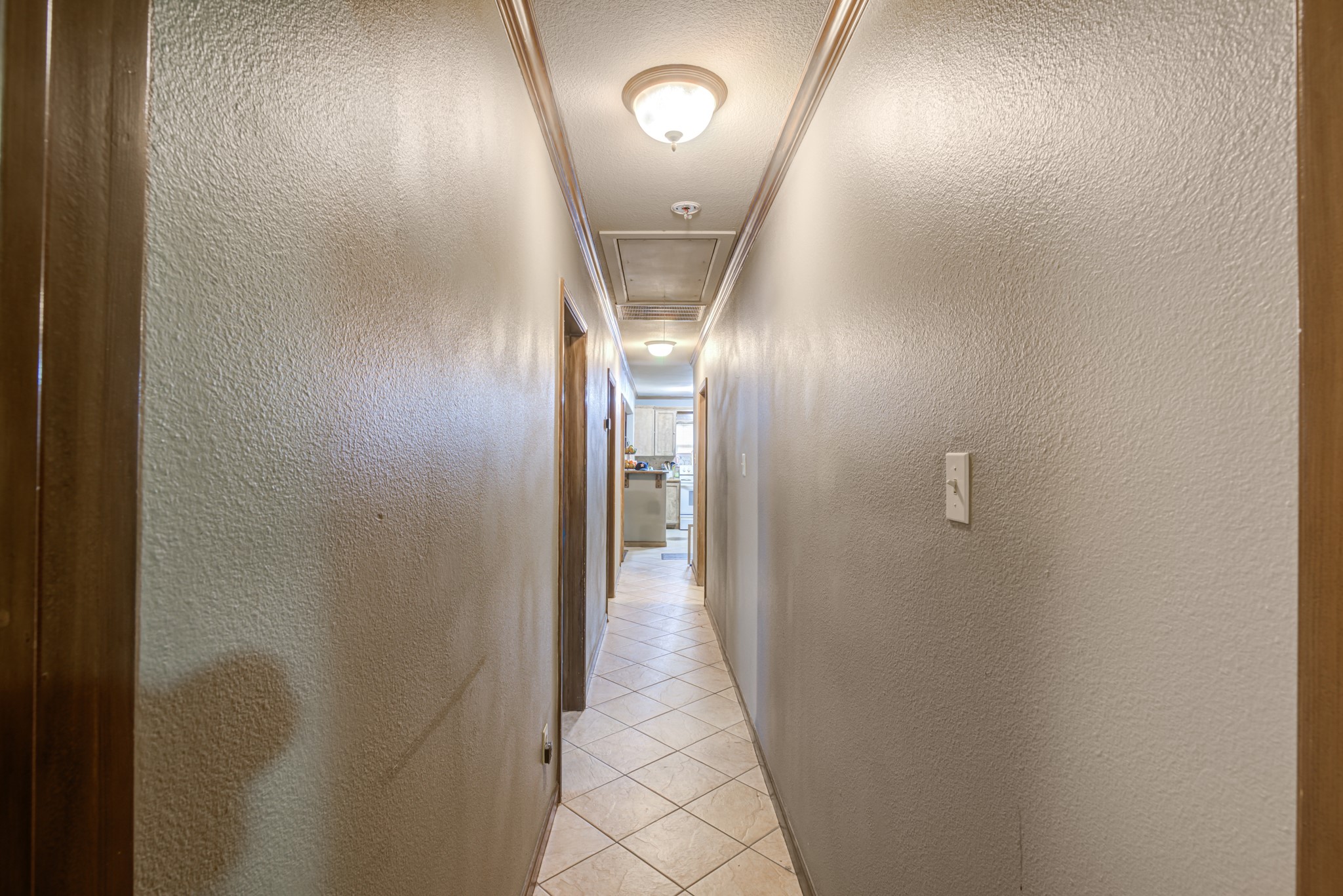 8123 Tareyton Lane Houston, TX 77075 - Photo 20 of 27 a view of a hallway