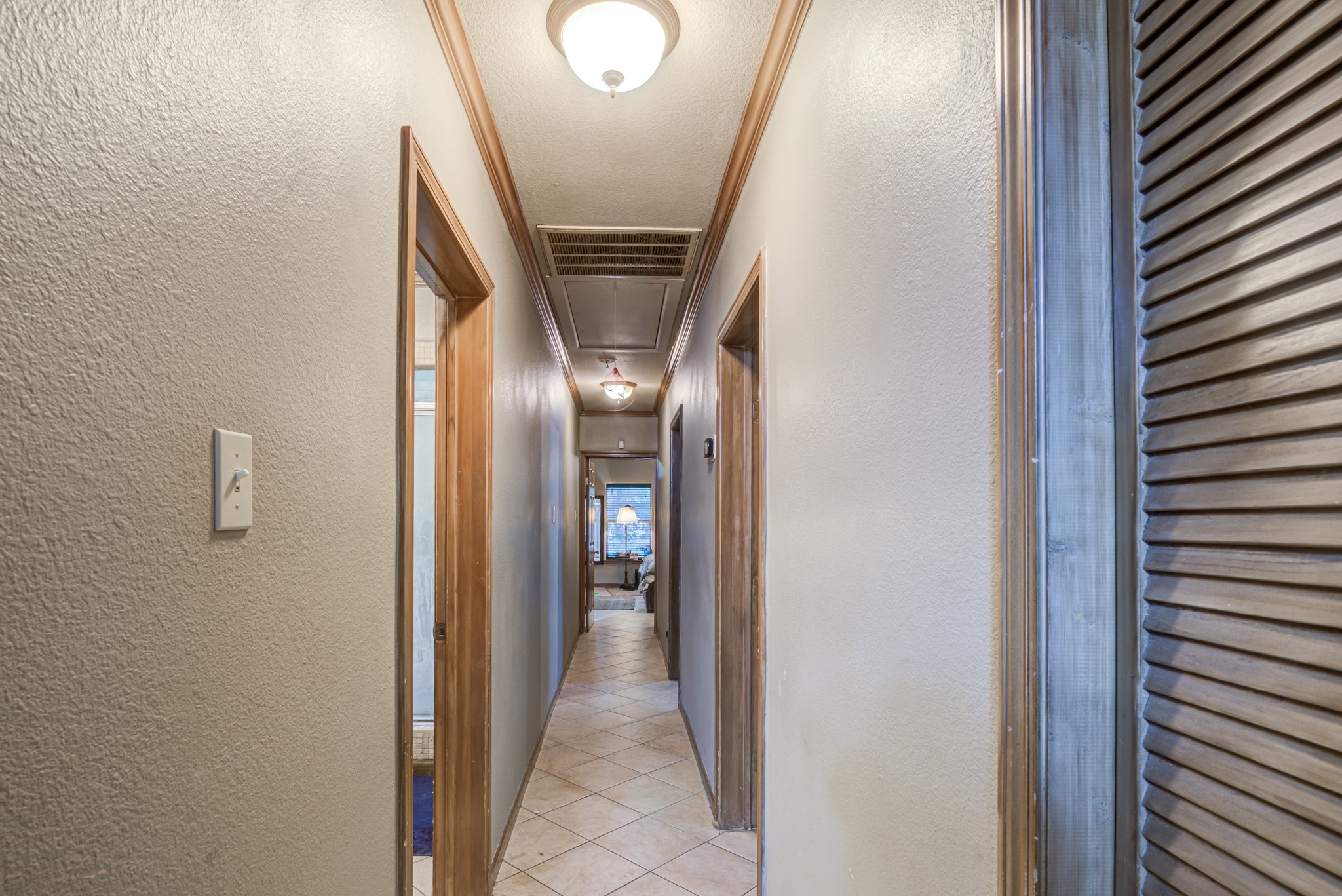 8123 Tareyton Lane Houston, TX 77075 - Photo 10 of 27 a view of entryway