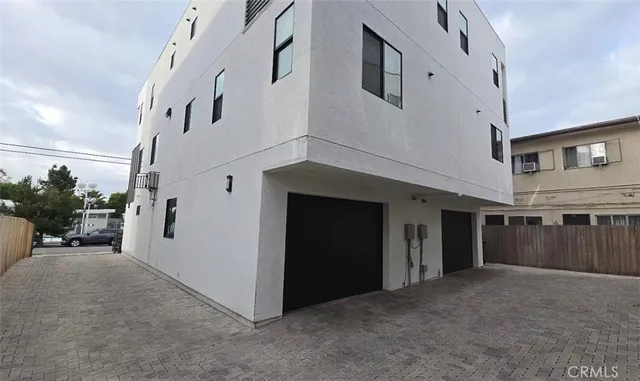 $5,250 | 6417 1/2 Lexington Avenue, Los Angeles, CA 90038