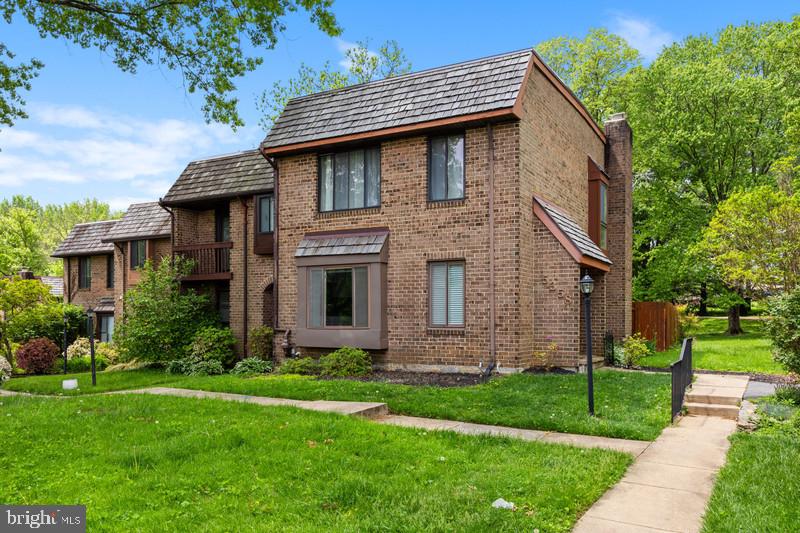 Welcome to 5358 Eliots Oak RD