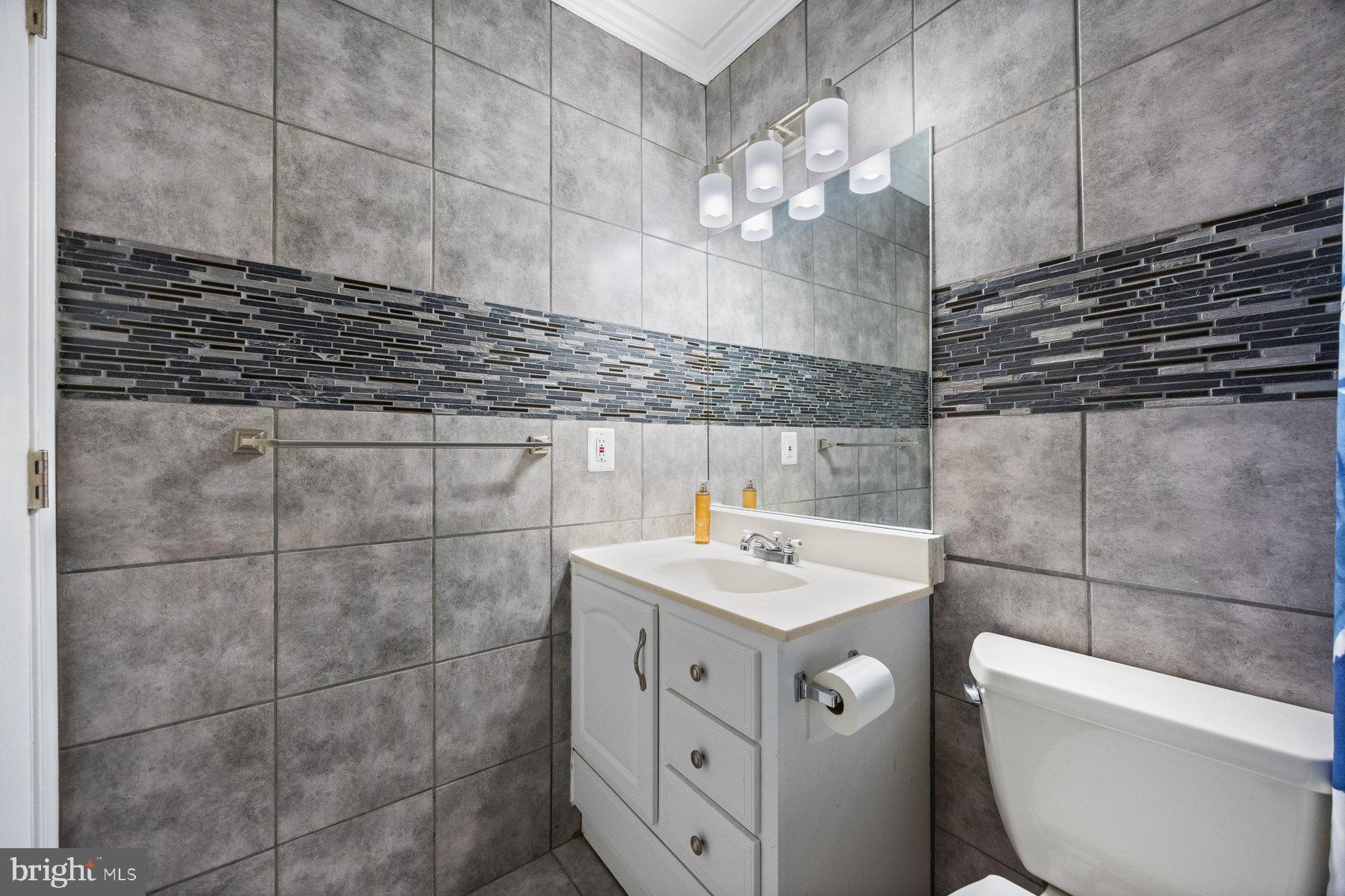 5358 Eliots Oak Road Columbia, MD 21044 - Photo 26 of 38 Extensive Custom Tile Work