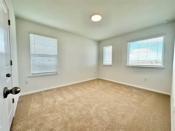 $329,999 | 337 Porter Country Parkway, Buda, TX 78610