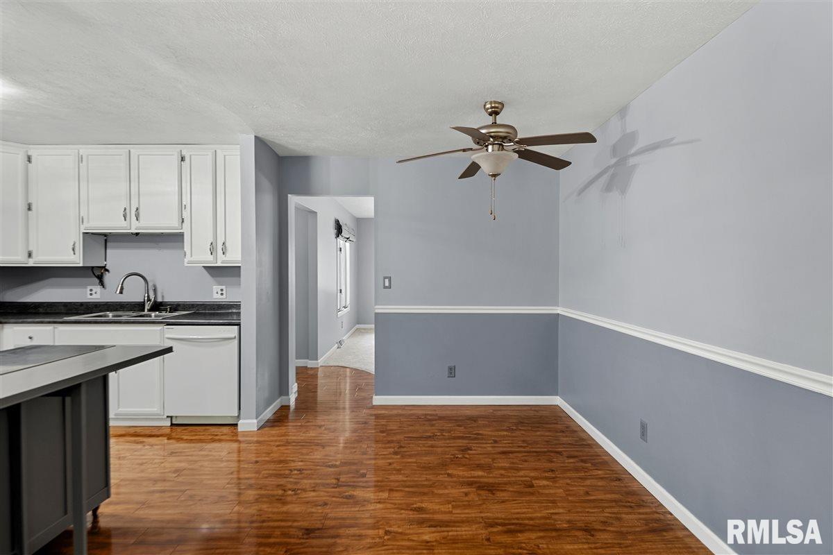 236 Buckhorn Drive Springfield, IL 62707 - Photo 10 of 32 Gallery Image 10