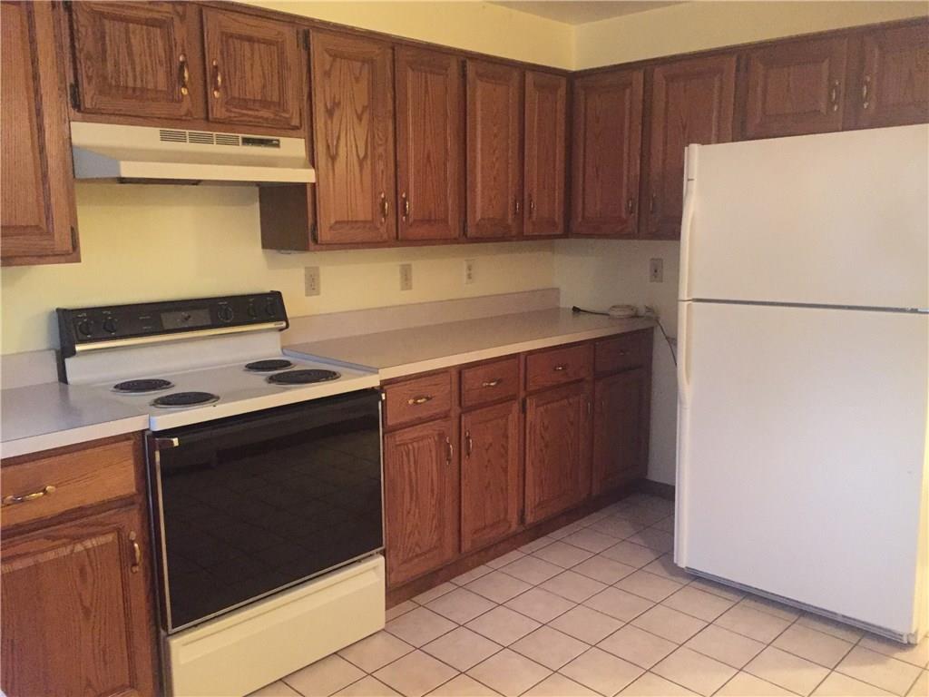 167 Miller Road Rochester, PA 15074 - Photo 20 of 25 Apartment kitchen