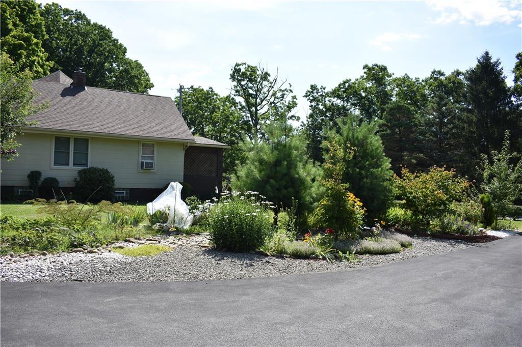 167 Miller Road Rochester, PA 15074 - Photo 3 of 25