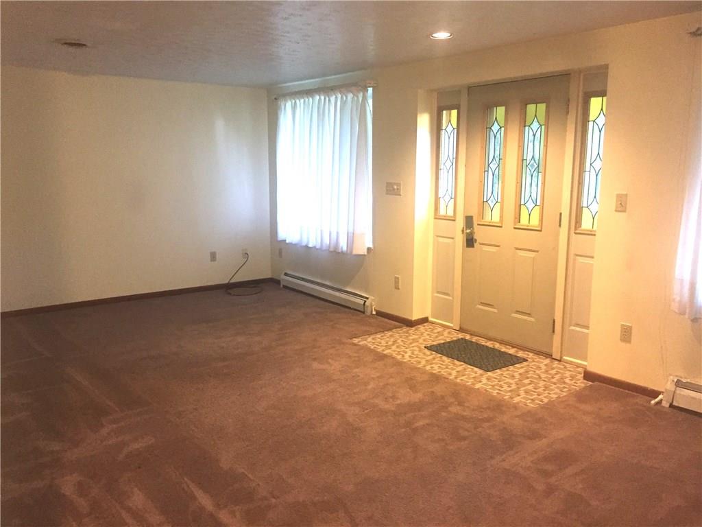 167 Miller Road Rochester, PA 15074 - Photo 22 of 25 Apartment living room