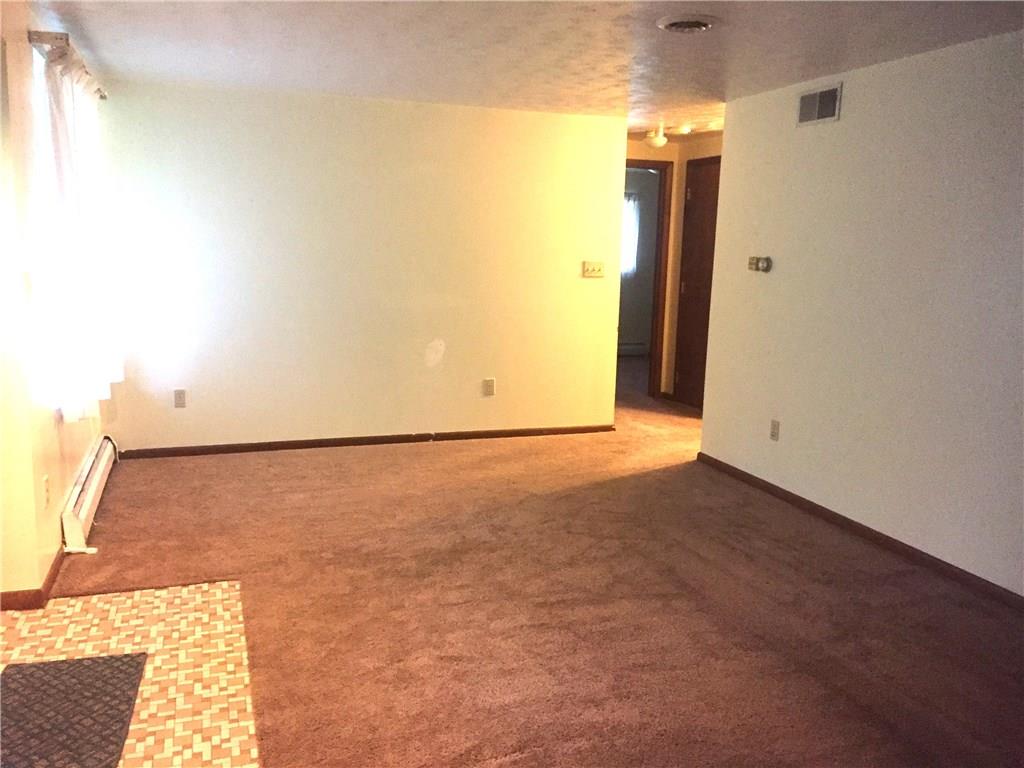 167 Miller Road Rochester, PA 15074 - Photo 23 of 25 Apartment living room