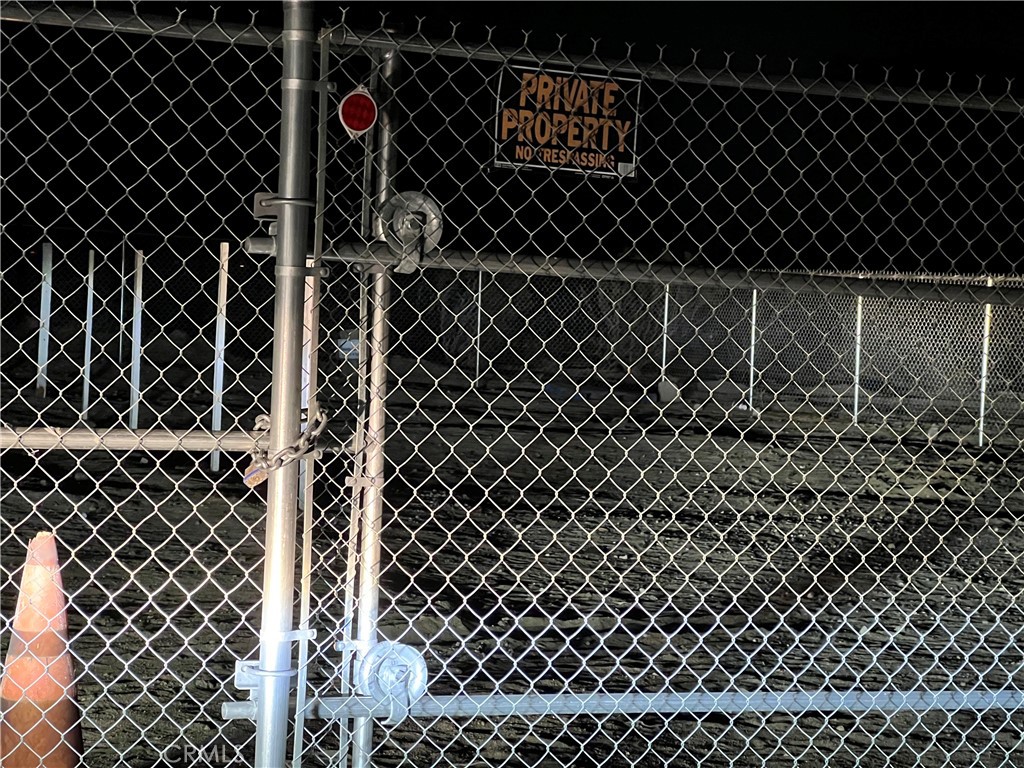 2 Ben Cabazon, CA 92230 - Photo 7 of 8 a close up of a gate