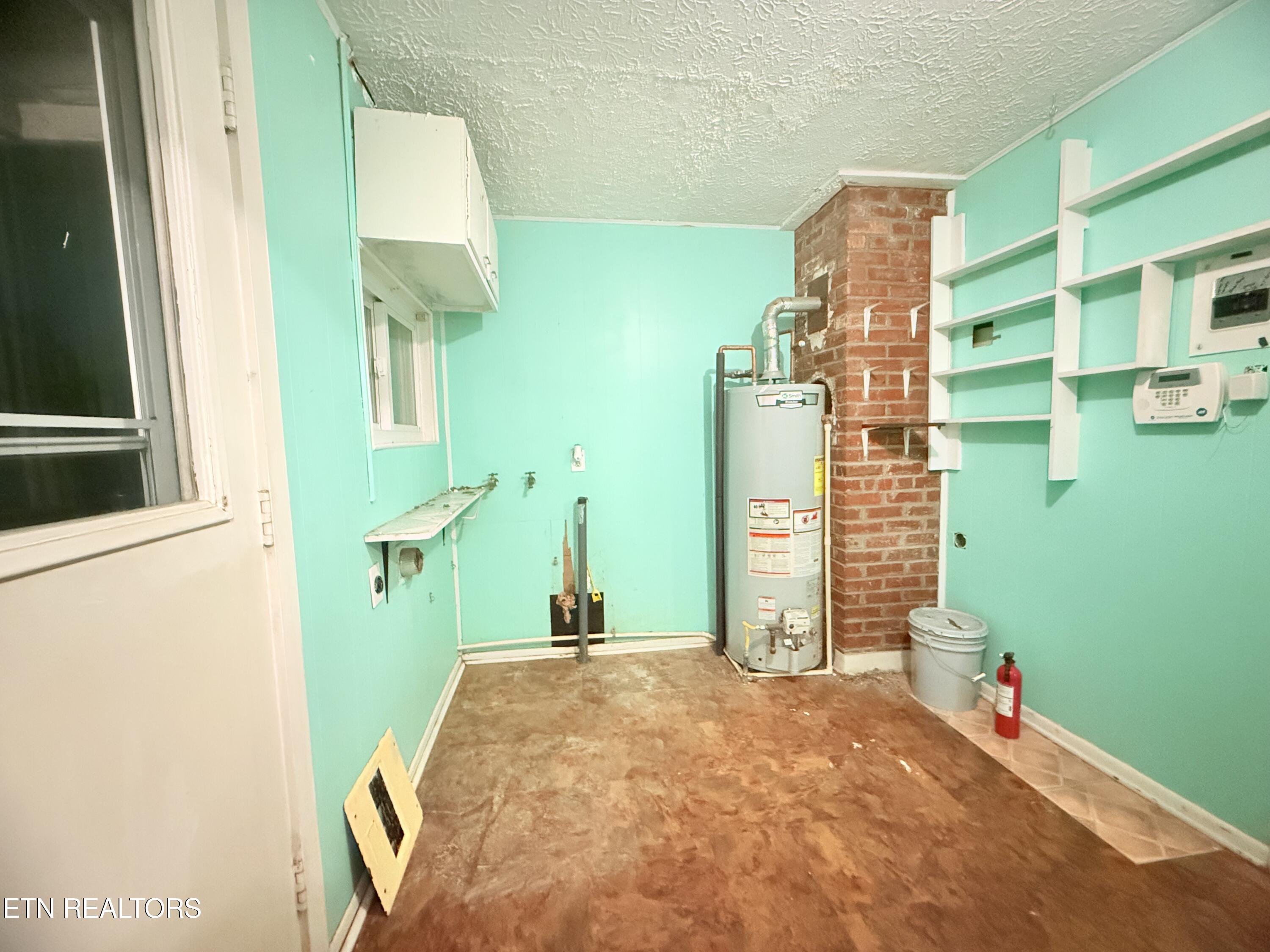 118 Potomac Circle Oak Ridge, TN 37830 - Photo 11 of 26 118 Potomac Cir The Cutali Group