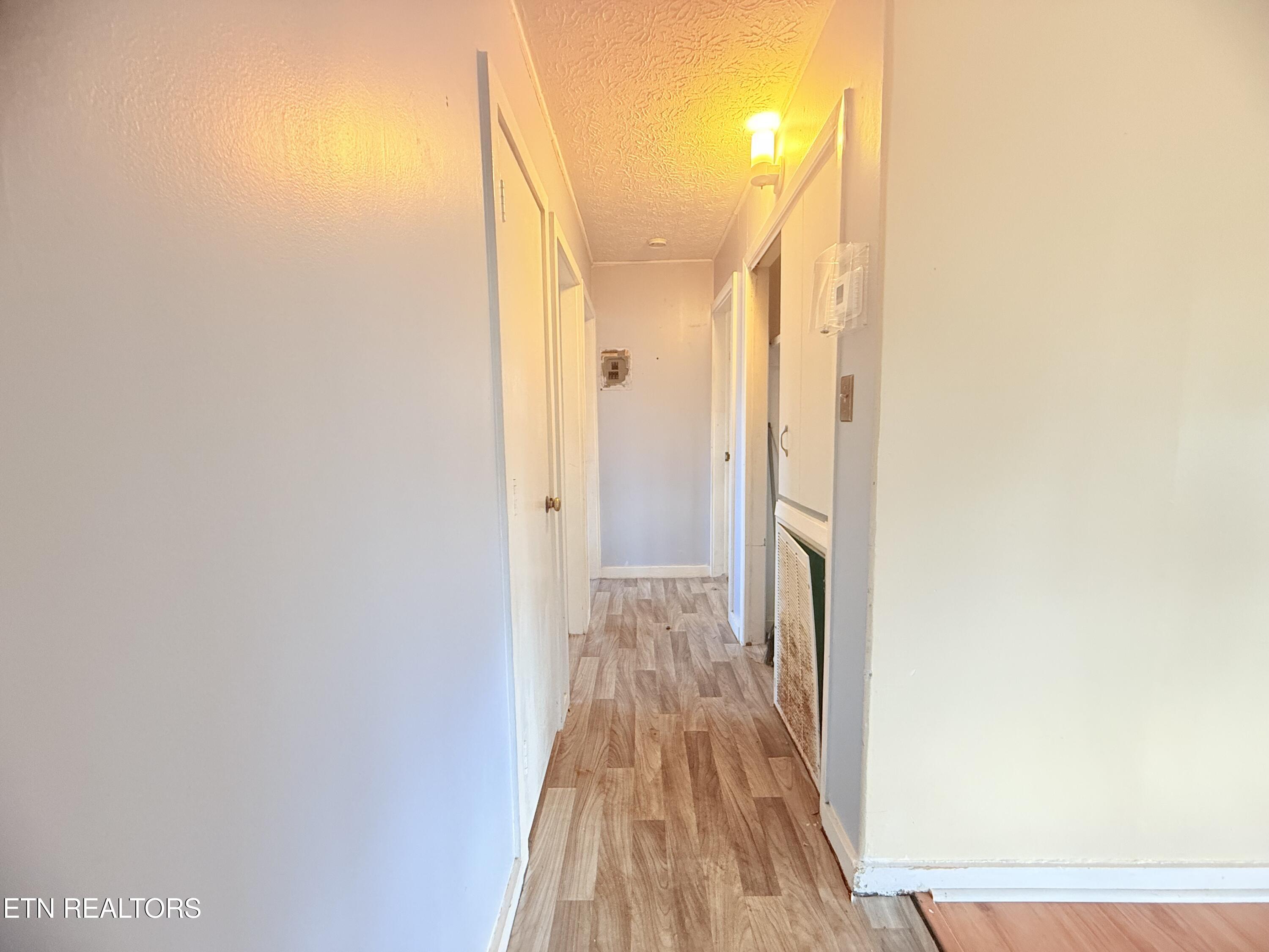 118 Potomac Circle Oak Ridge, TN 37830 - Photo 13 of 26 118 Potomac Cir The Cutali Group