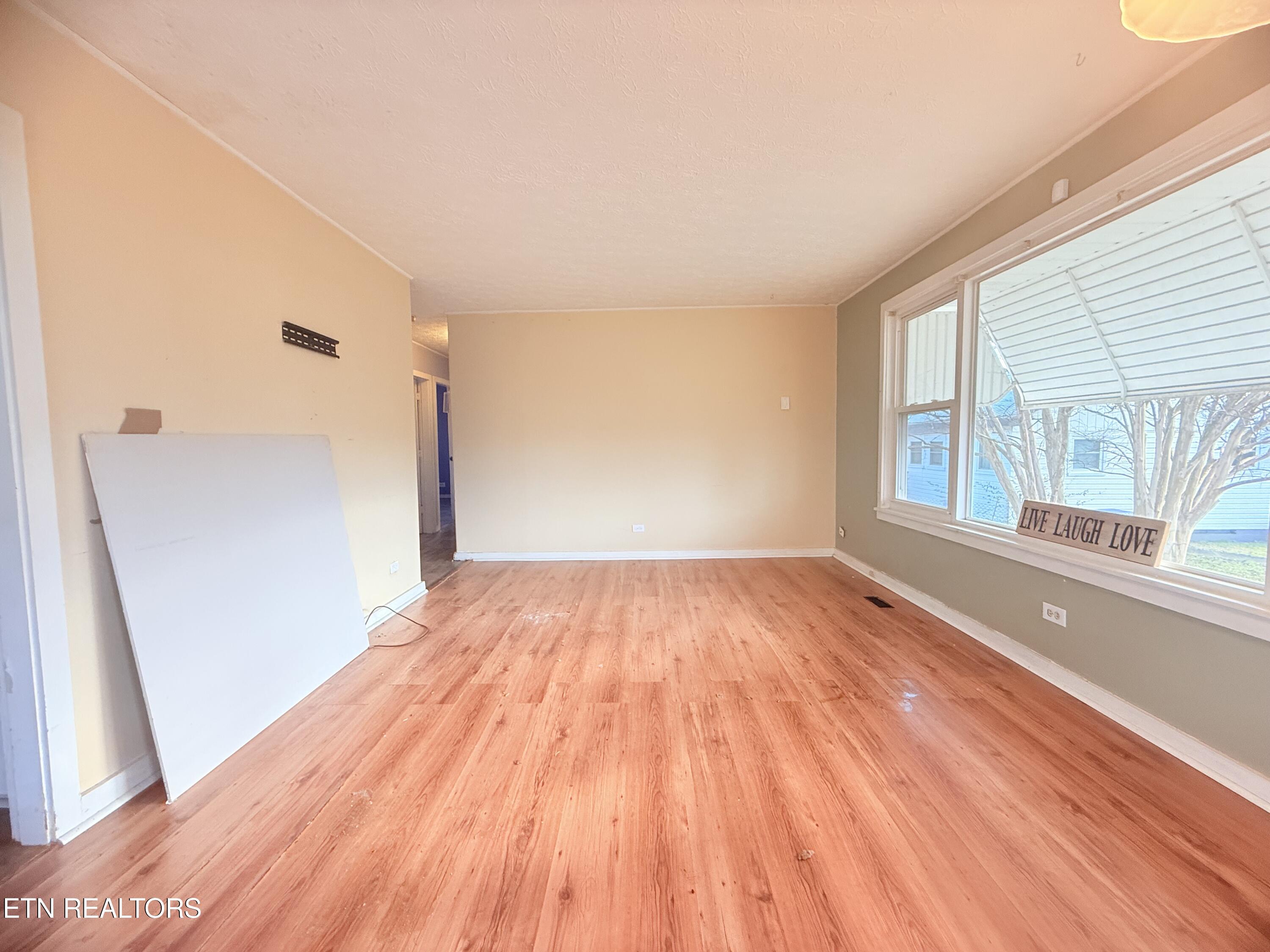 118 Potomac Circle Oak Ridge, TN 37830 - Photo 7 of 26 118 Potomac Cir The Cutali Group