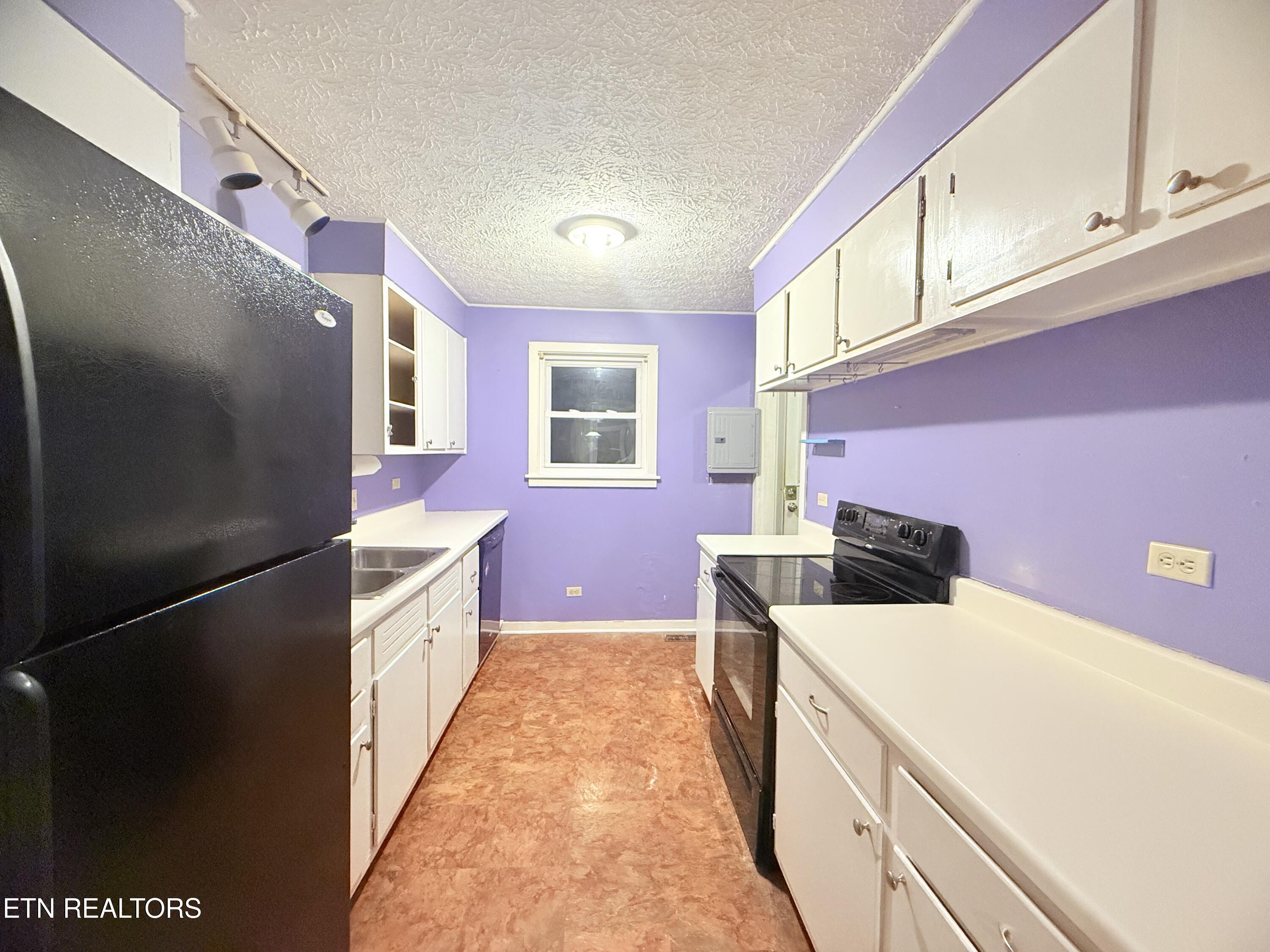 118 Potomac Circle Oak Ridge, TN 37830 - Photo 8 of 26 118 Potomac Cir The Cutali Group