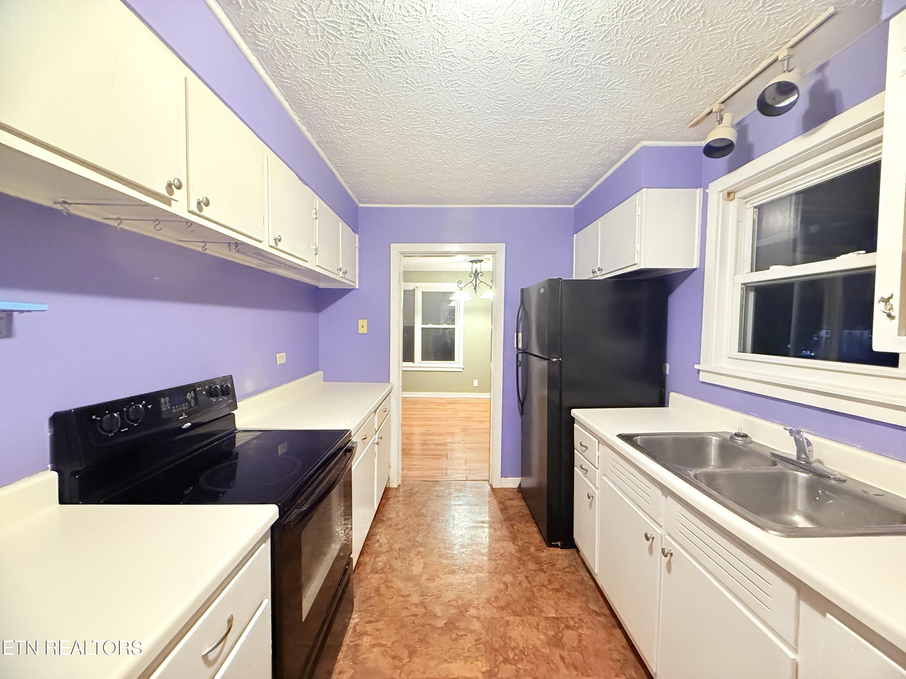 118 Potomac Circle Oak Ridge, TN 37830 - Photo 9 of 26 118 Potomac Cir The Cutali Group