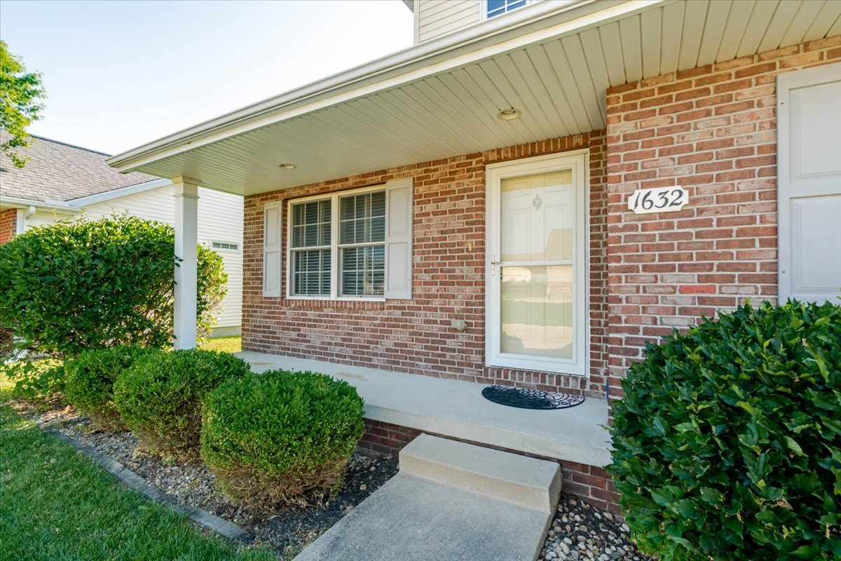 1632 Belclare Road Normal, IL 61761 - Photo 2 of 32
