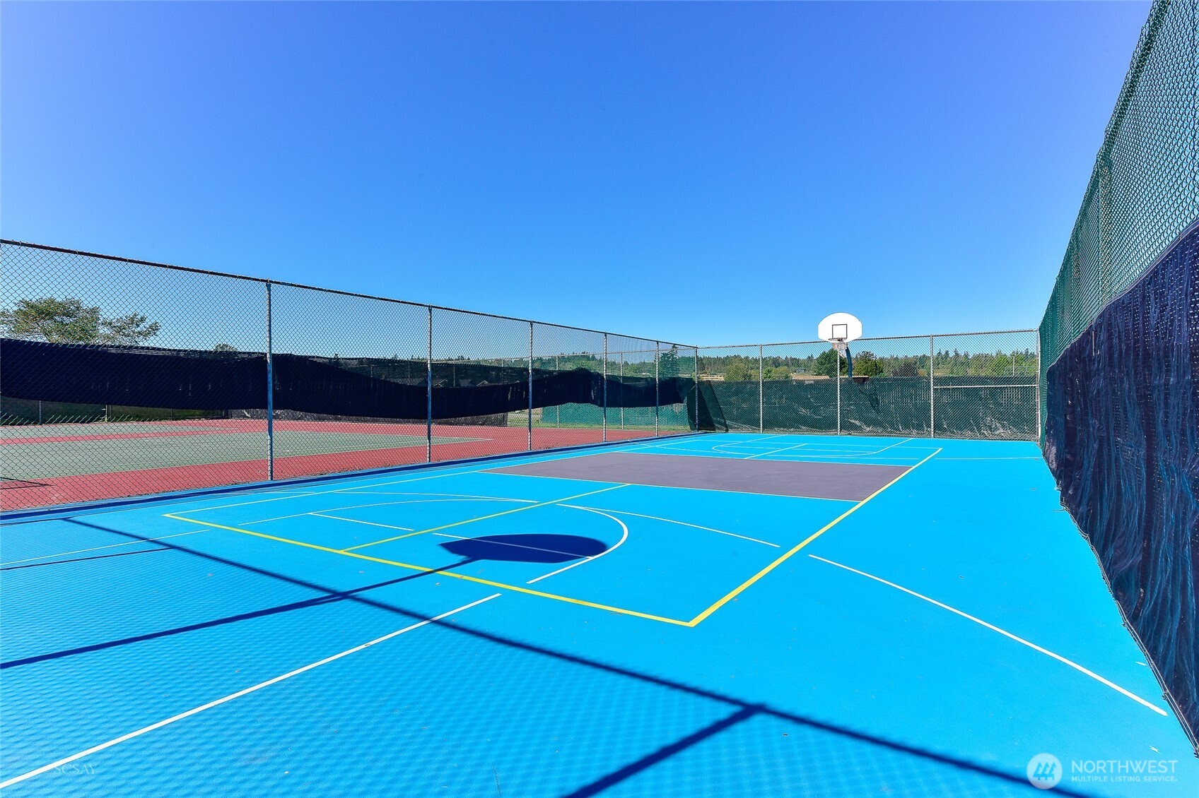 8124 Comox Road Blaine, WA 98230 - Photo 27 of 31 a view of a tennis court