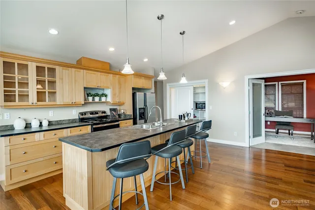 $825,000 | 8124 Comox Road, Blaine, WA 98230