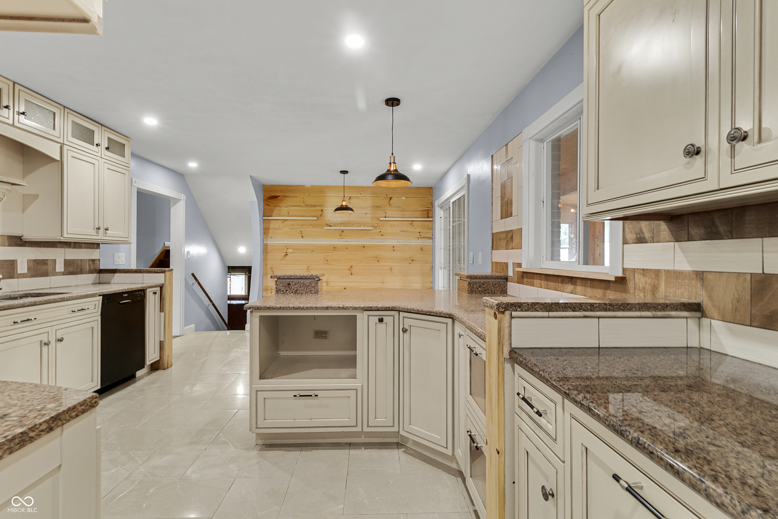 6810 Thompson Road Indianapolis, IN 46241 - Photo 19 of 51 Gallery Image 19