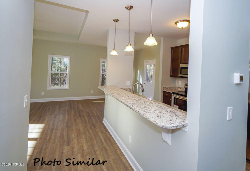 73 Owens Road Rocky Point, NC 28457 - Photo 7 of 13 Kitchen Bar