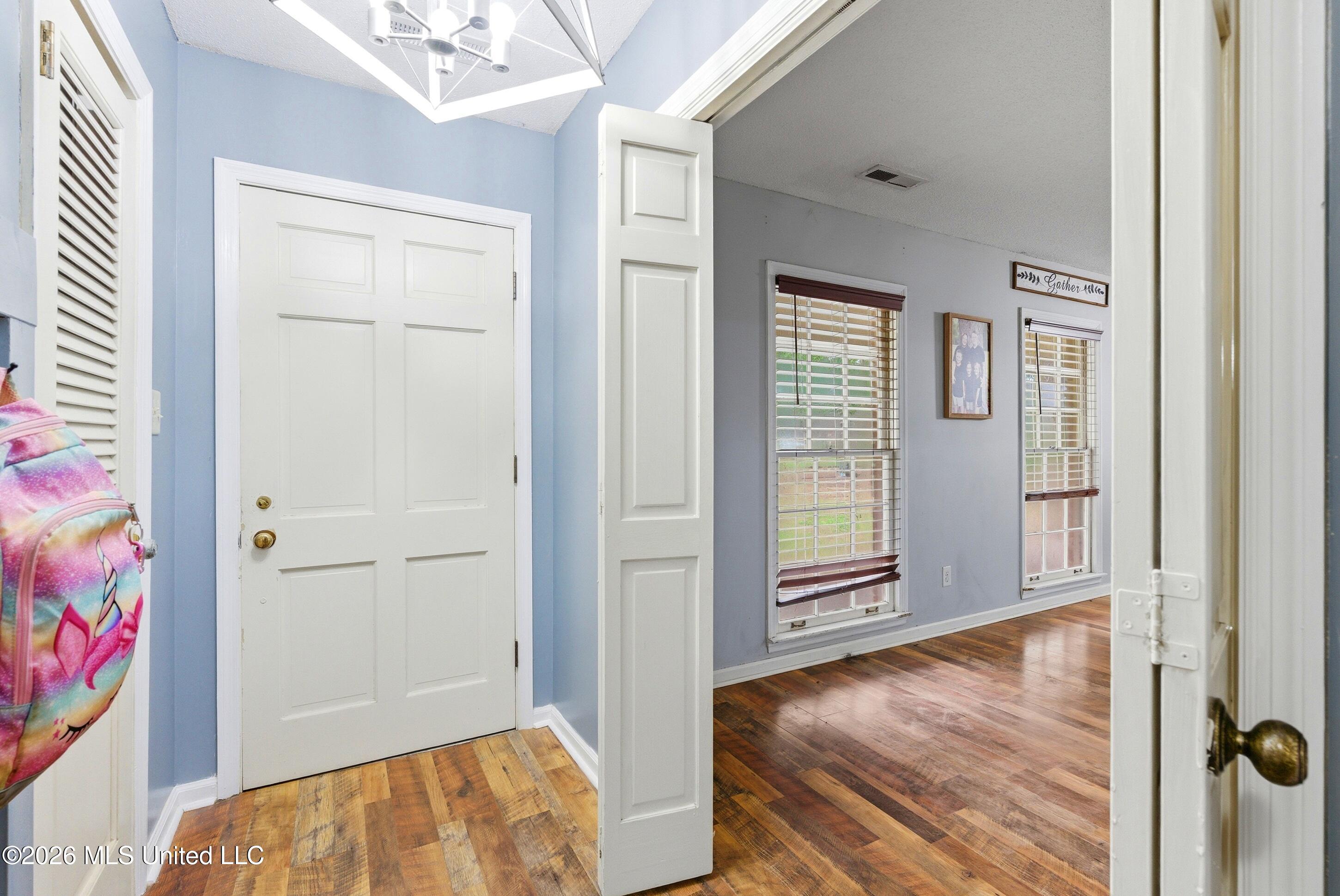 204 Porter Street Senatobia, MS 38668 - Photo 2 of 23 dsc06868