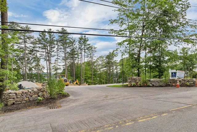 $930,000 | 60 White Oaks Road, Unit 18, Laconia, NH 03246