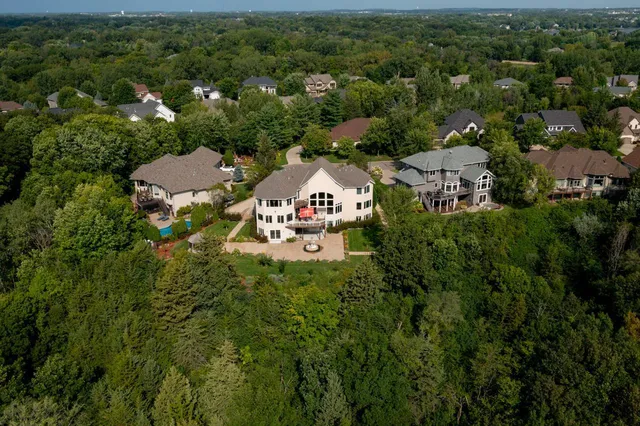 $1,585,000 | 19115 Vogel Farm Trail, Eden Prairie, MN 55347