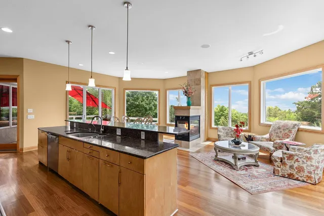 $1,585,000 | 19115 Vogel Farm Trail, Eden Prairie, MN 55347