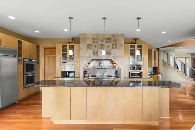 $1,585,000 | 19115 Vogel Farm Trail, Eden Prairie, MN 55347