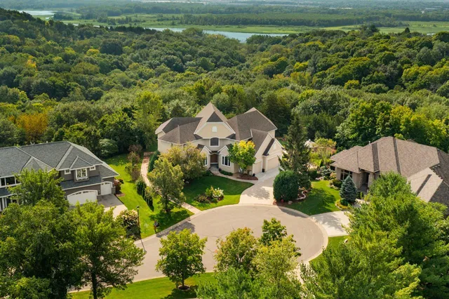 $1,585,000 | 19115 Vogel Farm Trail, Eden Prairie, MN 55347