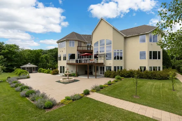 $1,549,000 | 19115 Vogel Farm Trail, Eden Prairie, MN 55347