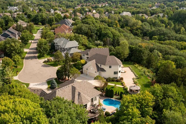 $1,585,000 | 19115 Vogel Farm Trail, Eden Prairie, MN 55347