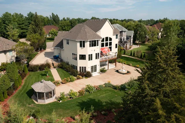 $1,585,000 | 19115 Vogel Farm Trail, Eden Prairie, MN 55347