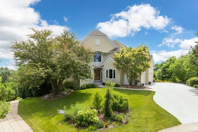 $1,585,000 | 19115 Vogel Farm Trail, Eden Prairie, MN 55347