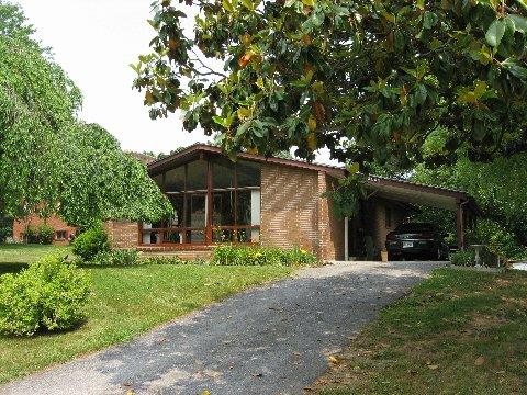 4475 Stonewall Road Northwest Roanoke, VA 24017 - Photo 1 of 7 Front