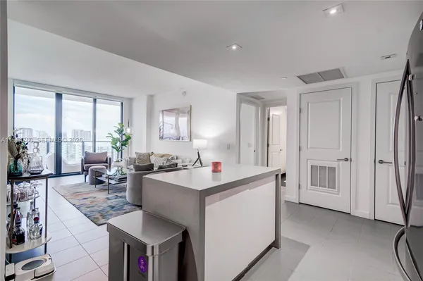 $4,100 | Media Art Entertainment District, Miami, FL 33132