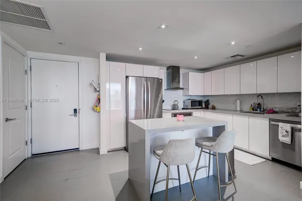 $4,100 | Media Art Entertainment District, Miami, FL 33132