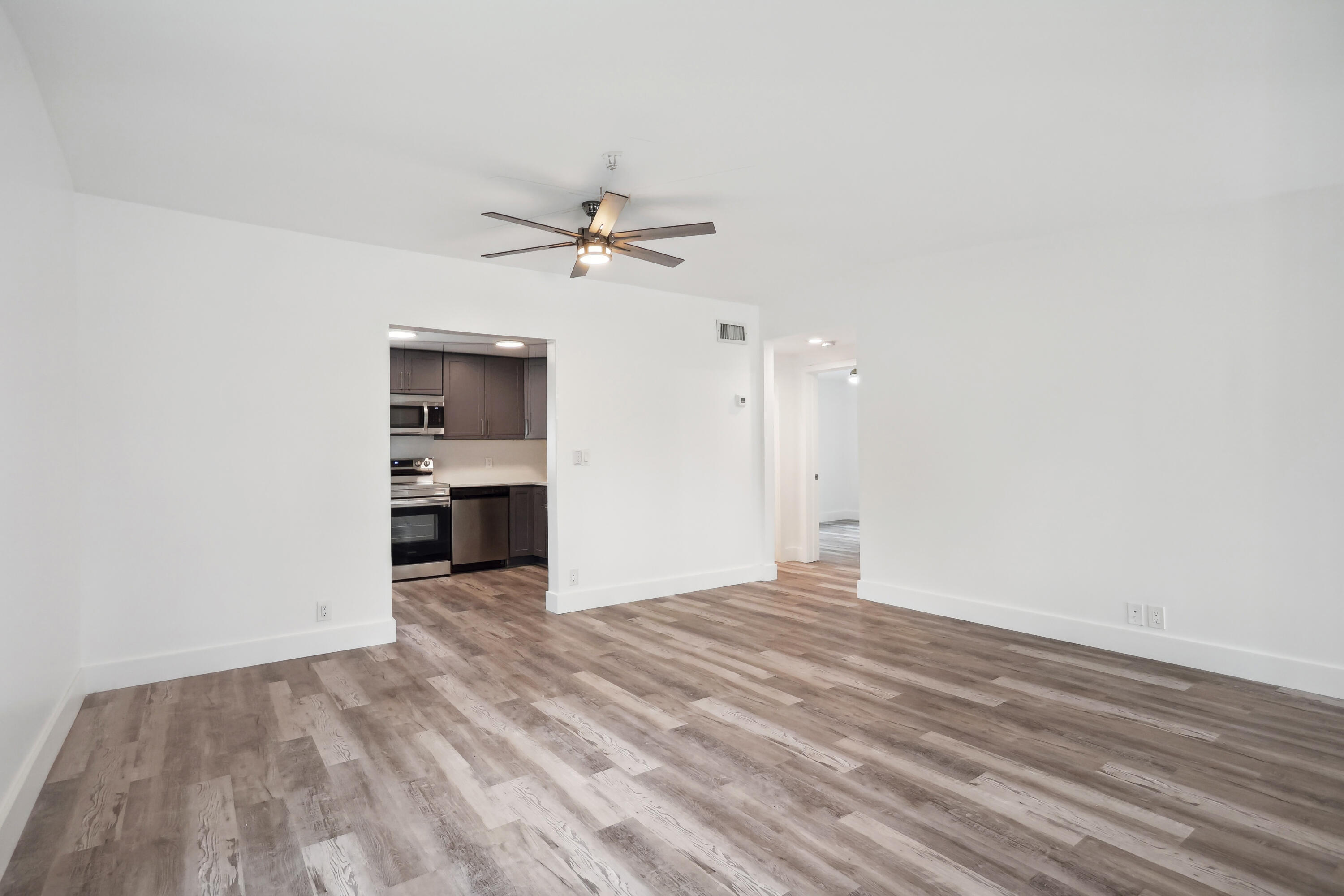 161 Northeast 15th Terrace Boca Raton, FL 33431 - Photo 5 of 17 image00050