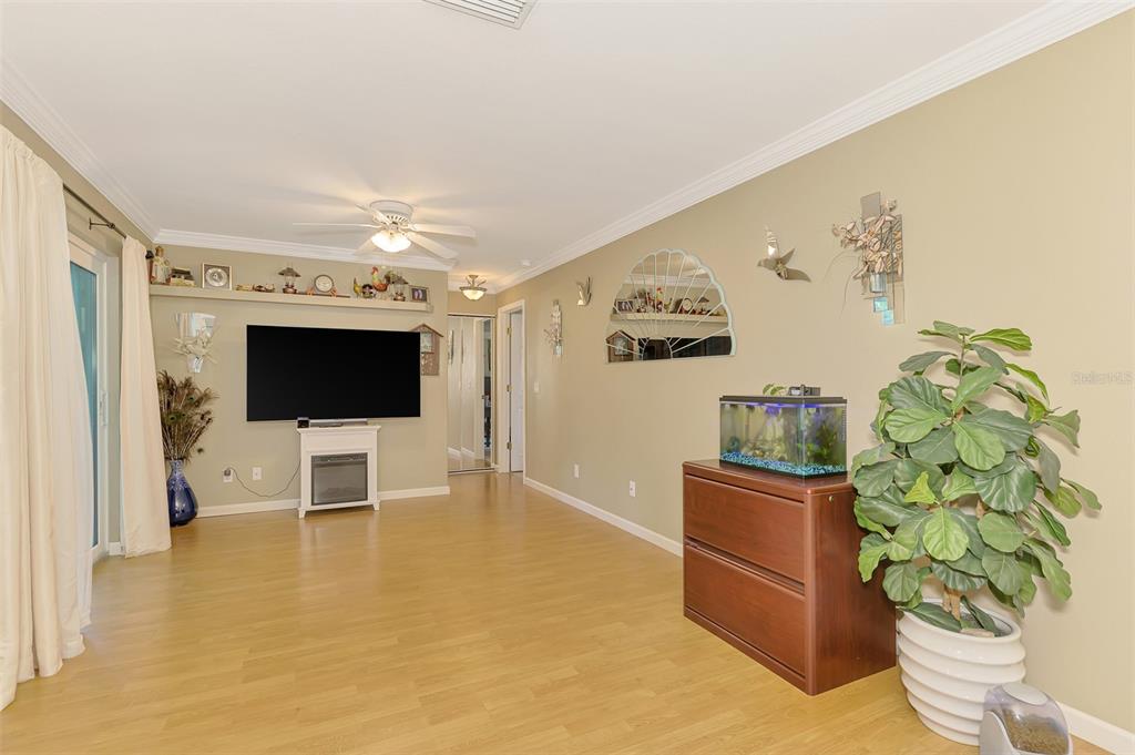 411 Nightingale Road Venice, FL 34293 - Photo 8 of 37