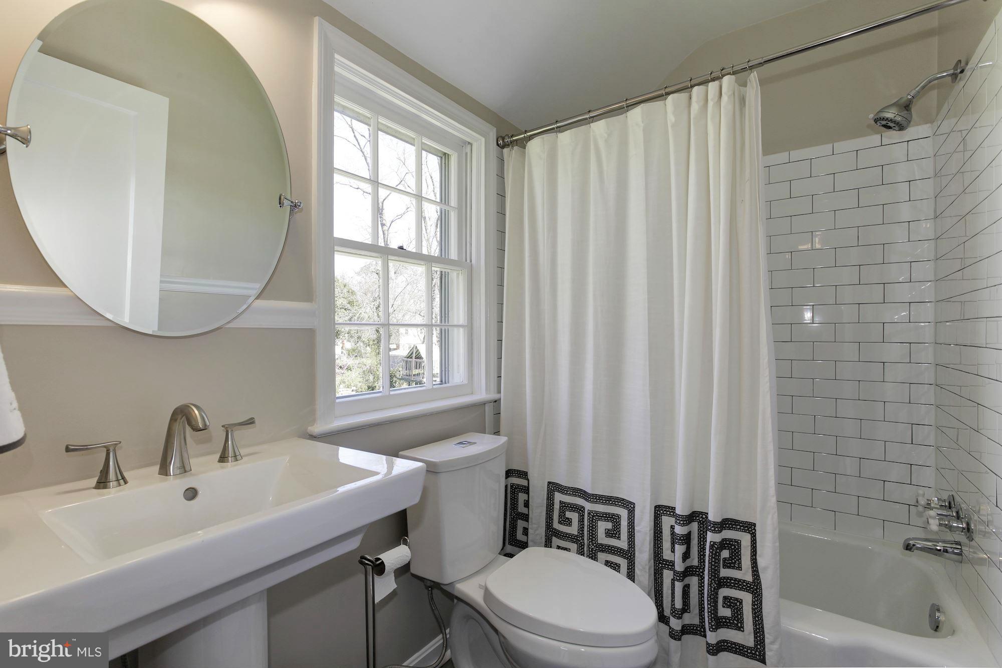 2415 Churchill Road Silver Spring, MD 20902 - Photo 15 of 30 Bath