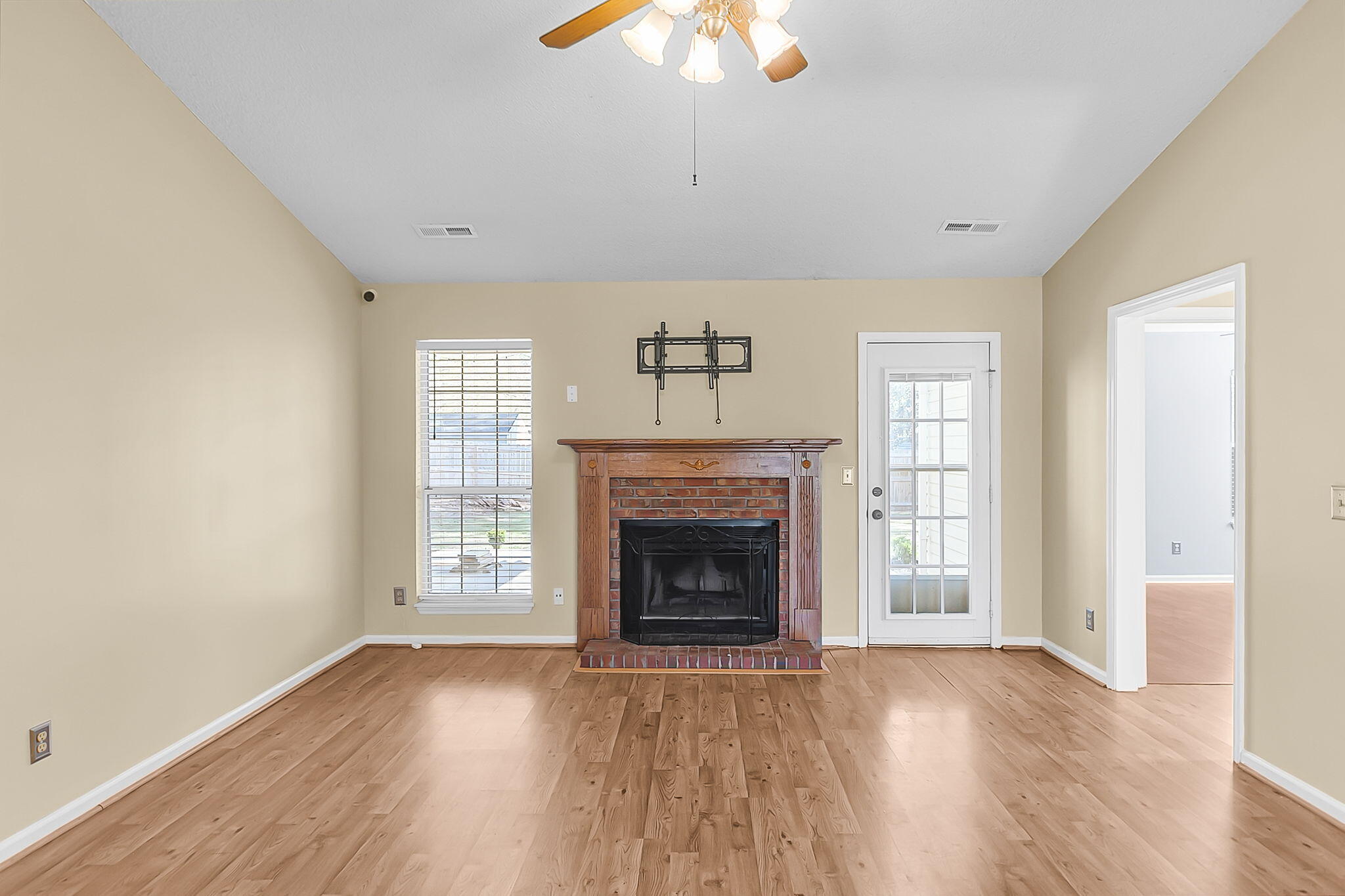 102 Westerly Place Goose Creek, SC 29445 - Photo 6 of 32 CREM - 102 Westerly-22