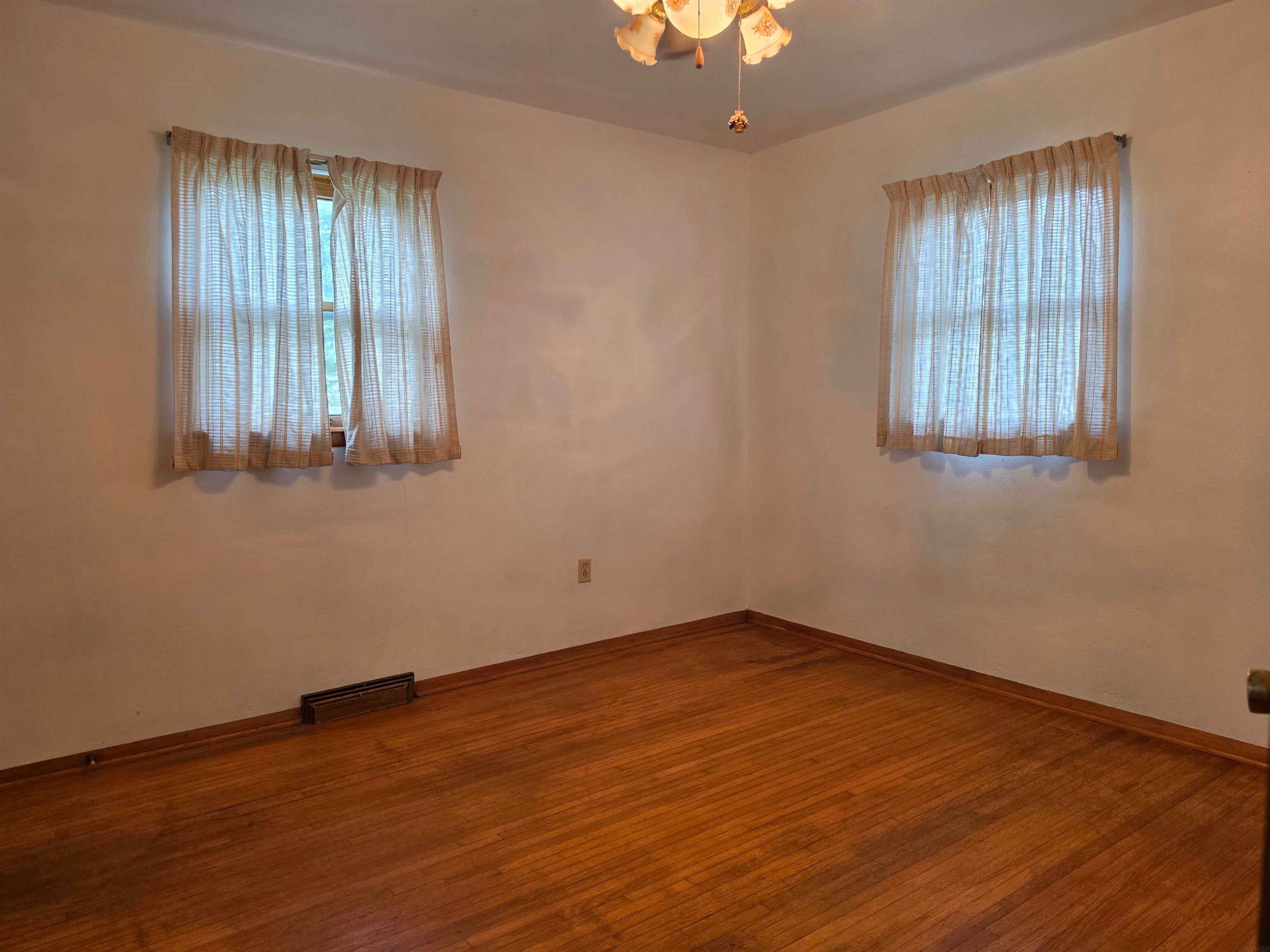 410 3rd Street Waterloo, IA 50702 - Photo 8 of 22 Gallery Image 8