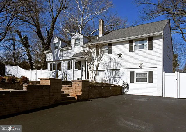 $570,000 | 2360 North Parkview Drive, Norristown, PA 19403