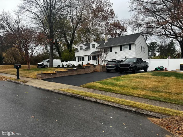 $570,000 | 2360 North Parkview Drive, Norristown, PA 19403