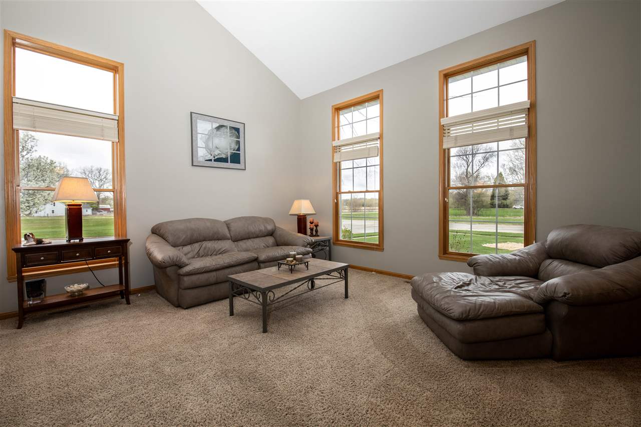 203 Taylor Ridge Belvidere, IL 61008 - Photo 4 of 31 Gallery Image 4